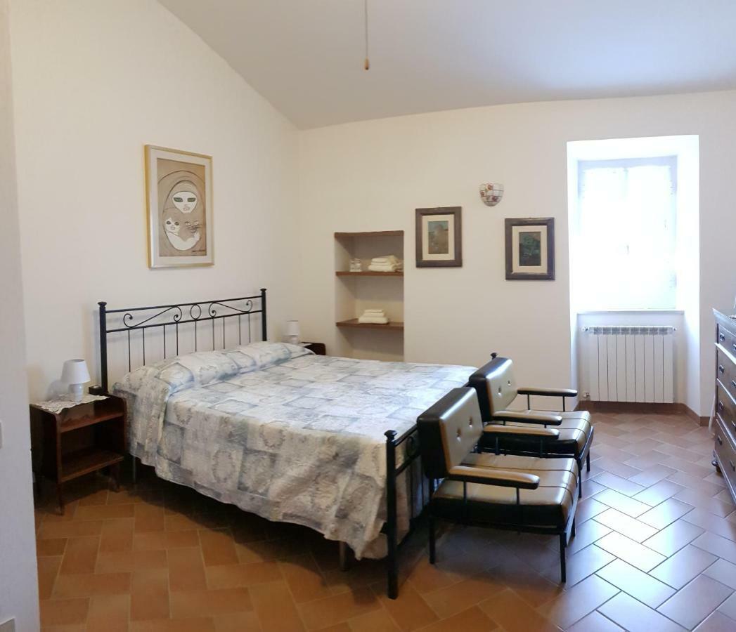 Case In Campagna Con Piscina A Τόντι Εξωτερικό φωτογραφία