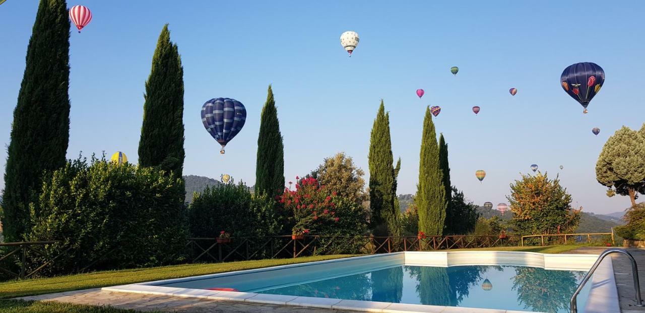 Case In Campagna Con Piscina A Τόντι Εξωτερικό φωτογραφία